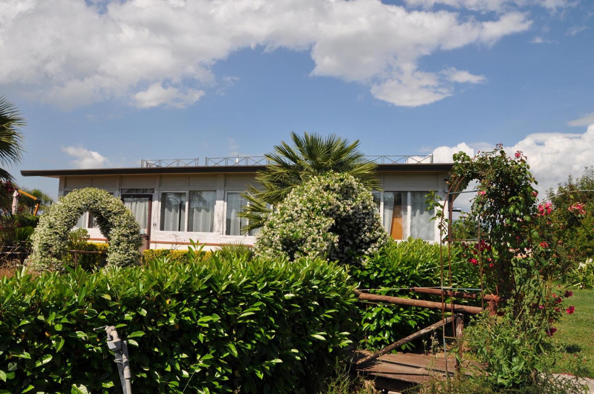 Villa Agriturismo Borgo Baldassarre à Cellole Extérieur photo